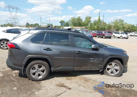 2023 Toyota Rav4 Xle z USA, uszkodzony, nr VIN 2T3P1RFV4PC369406